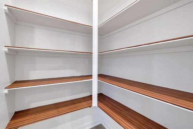 Building Photo - 7011 Winterberry Gln Ln