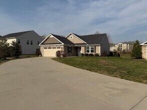 Building Photo - One Level Living!