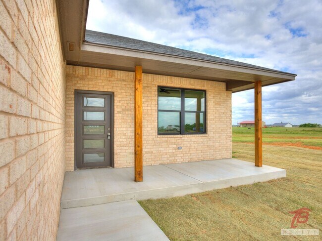 Building Photo - 1321 Chisholm Trail