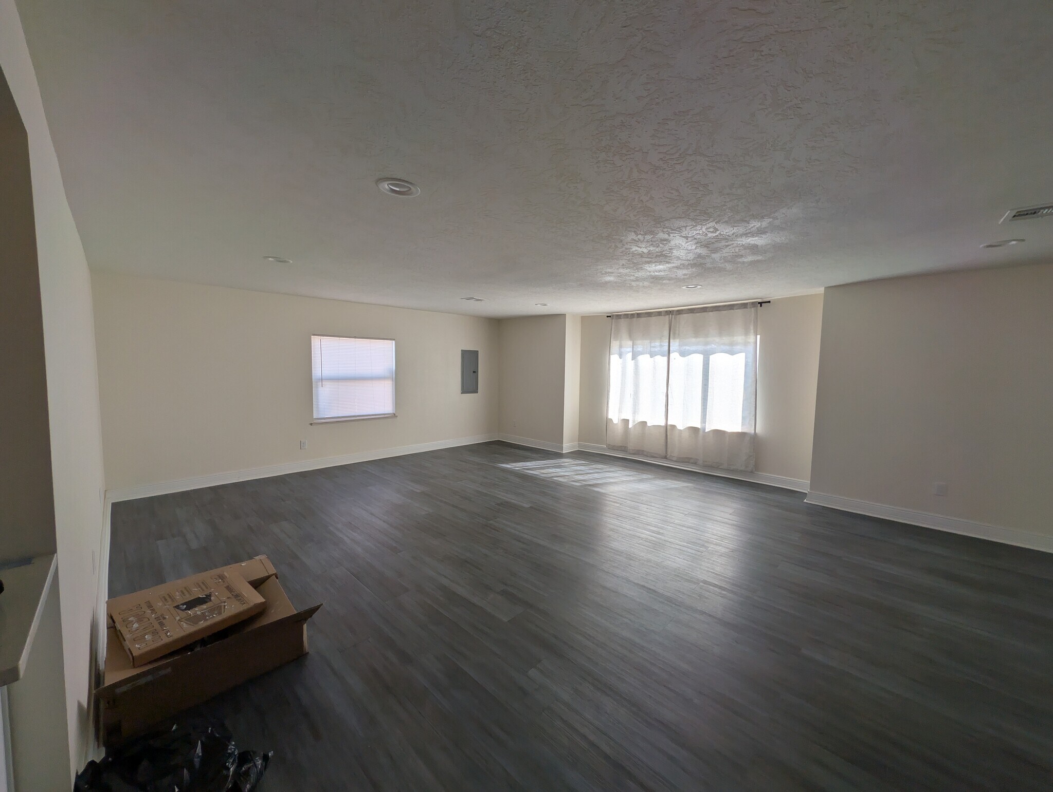 Building Photo - 3603 Sunnyview Rd NE