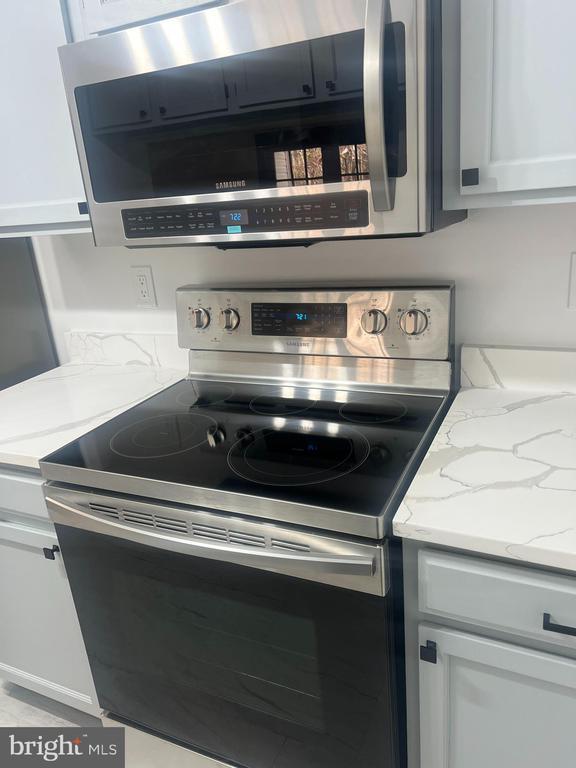 Building Photo - 5700 Shadwell Ct