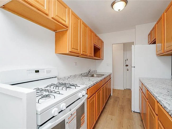 Building Photo - 444 Neptune Ave