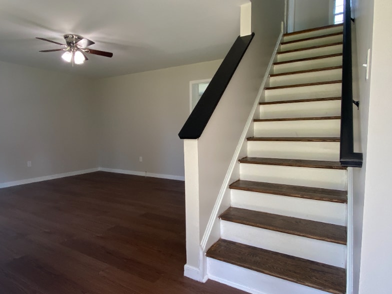 Building Photo - 4200 Lanver Ln