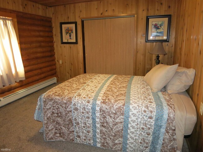 Building Photo - 2 br, 1 bath Duplex - 4829 Da Niece St Uni...