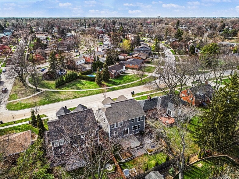 Building Photo - 3906 Hillside Dr