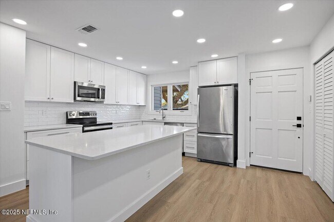 Building Photo - 337 Quail Pointe Dr