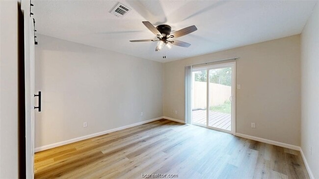 Building Photo - 1112 Airline Dr