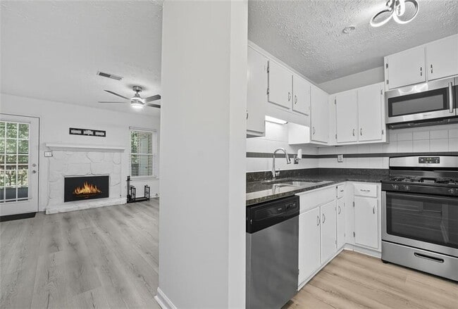 Building Photo - 6615 Sienna Ct