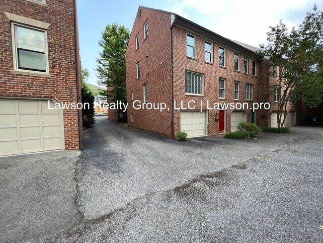 Building Photo - 2217 Jefferson St SW