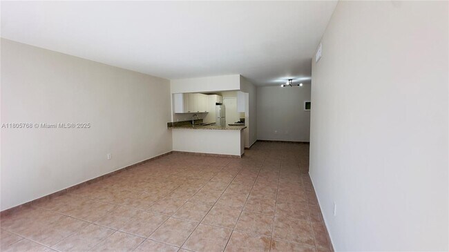 Building Photo - 6900 N Kendall Dr