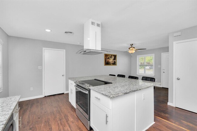 Building Photo - 3262 Kristen Dr