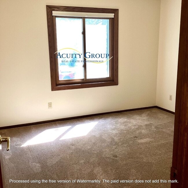 Building Photo - 3BR, 2BA Split Level Home
