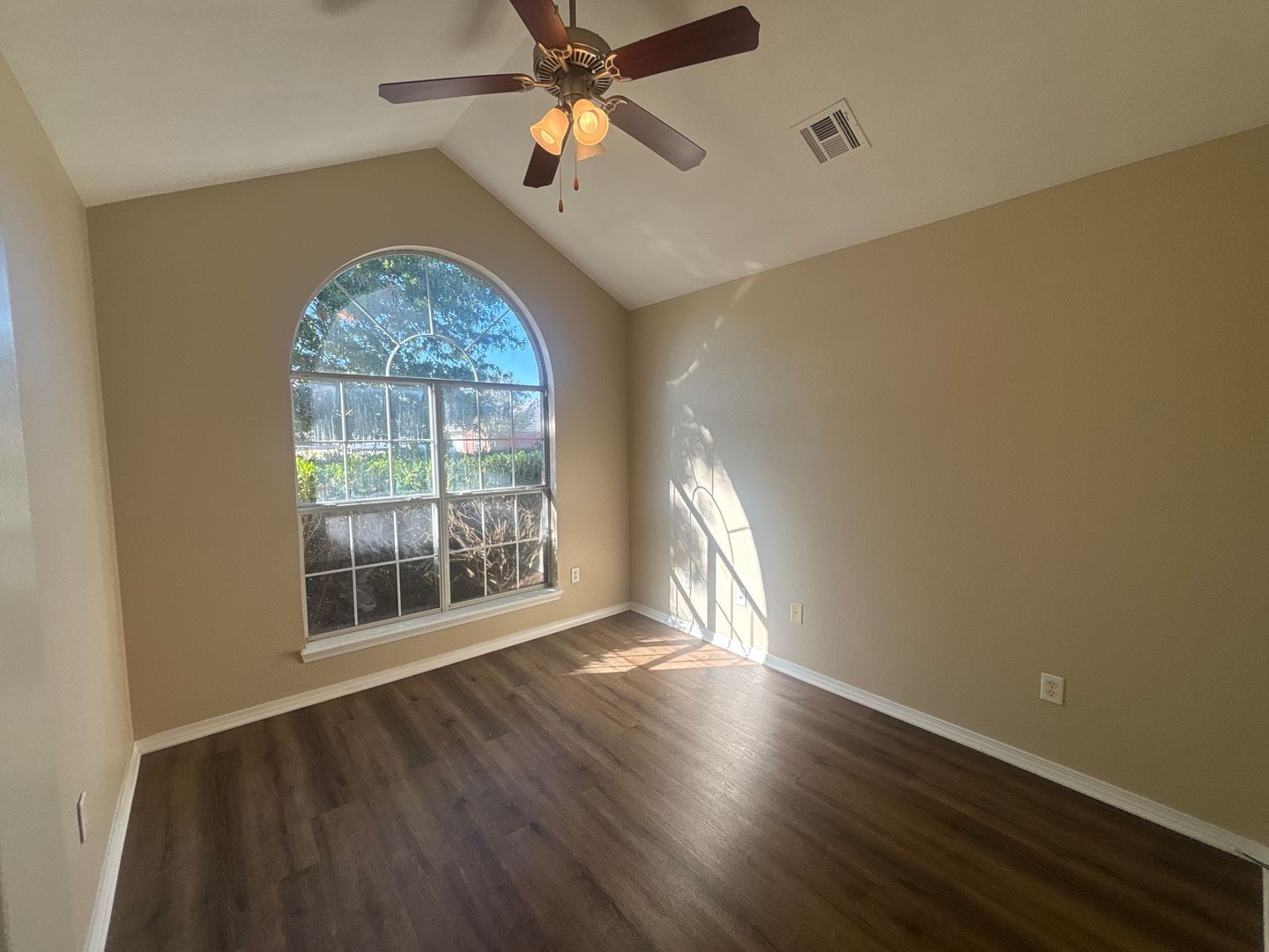 Building Photo - 1701 SW Elington St