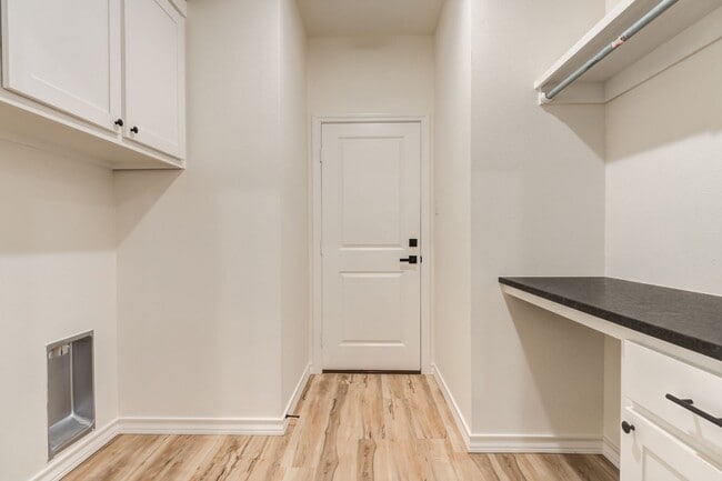 Building Photo - Brand New 2 Bedroom Townhome In Escondido