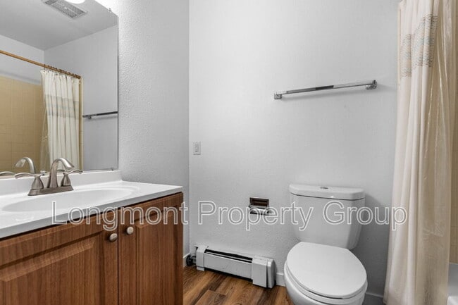 Building Photo - 2800 Kalmia Ave