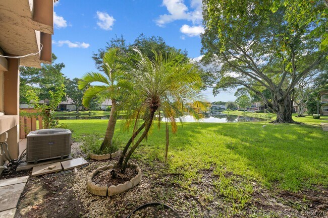 Building Photo - 32 Wimbledon Lakes Dr