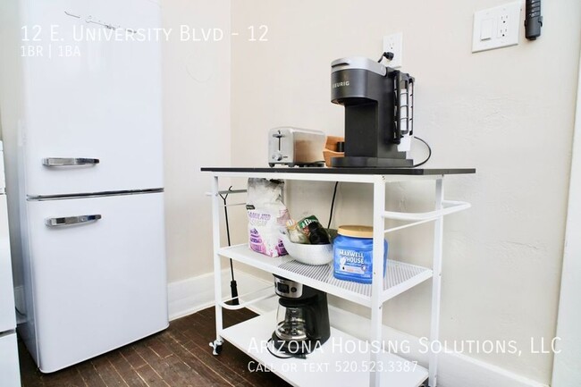 Building Photo - Furnished One Bedroom Downtown Tucson in H...