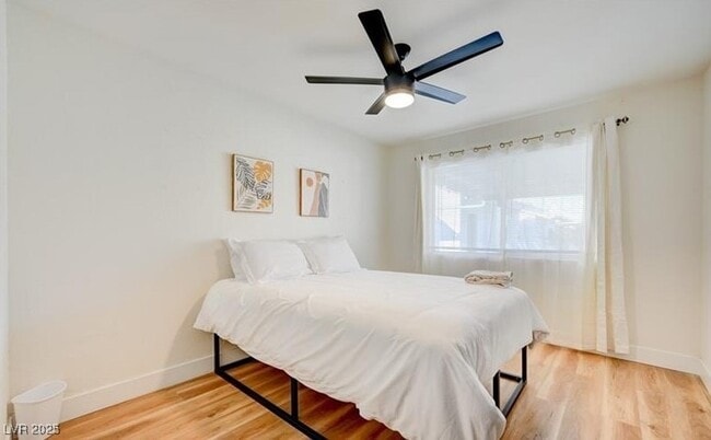 Building Photo - 1821 E Oakey Blvd