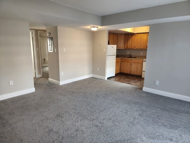 Building Photo - Spacious One Bedroom Apartment Home Availa...