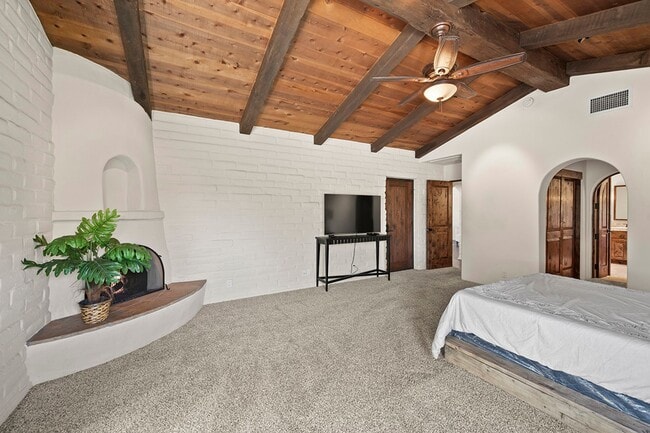 Building Photo - This Beautiful Hacienda Style Home combine...