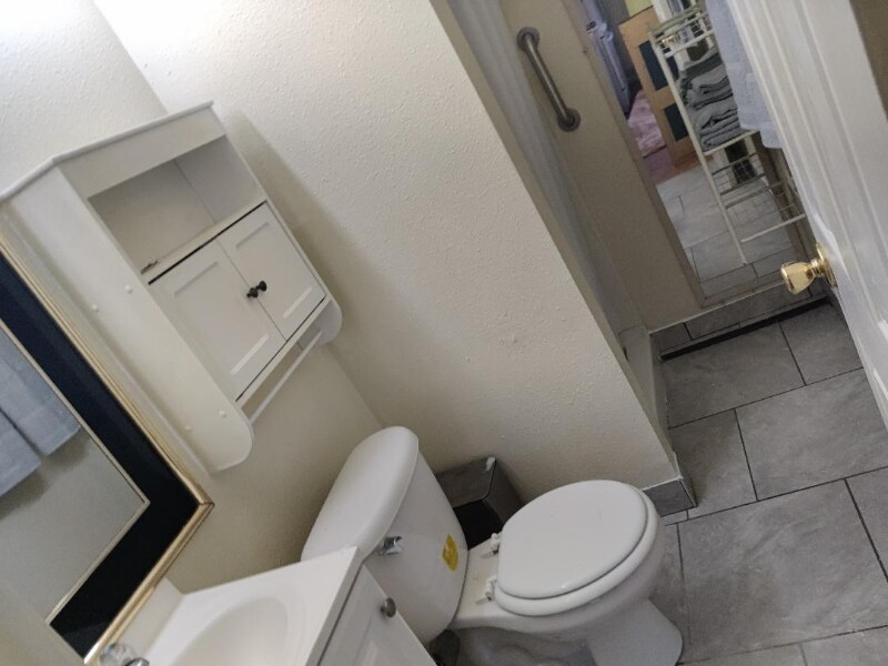 Building Photo - 811 Georgiana Dr