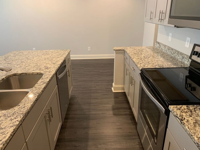 Building Photo - 3855 Academy Dr