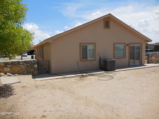 Building Photo - 14301 Desert Orchid Dr