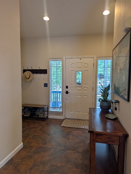 Building Photo - 3250 Segura Ct