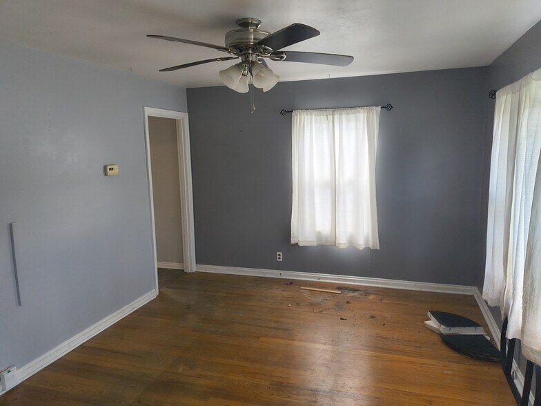 Building Photo - 7246 Stolle St