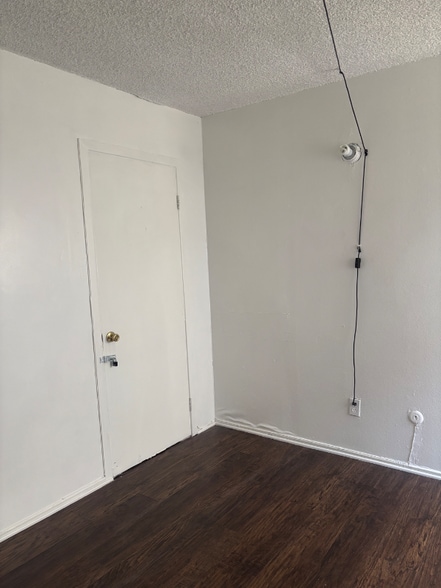 Building Photo - 519 S Bonnie Beach Pl