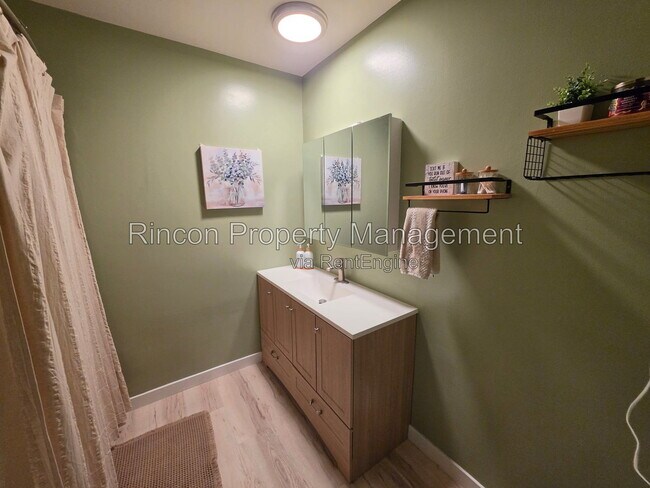 Building Photo - 8566 Truckee Dr