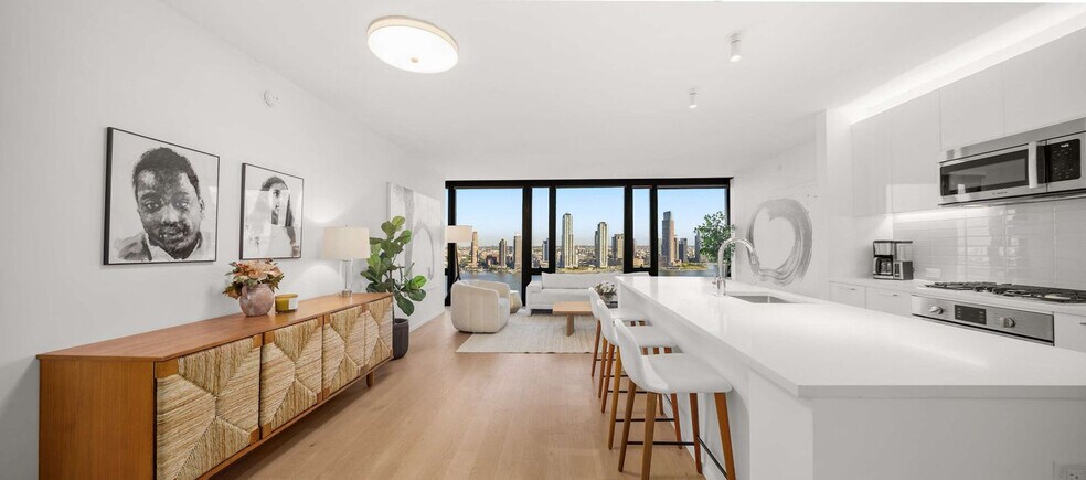 Primary Photo - 685 1st Ave