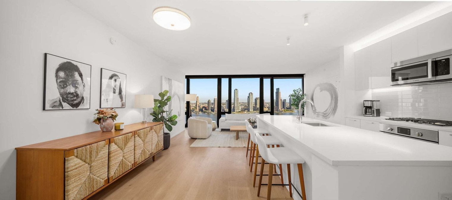 Building Photo - 685 1st Ave