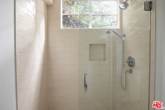 Building Photo - 29233 Heathercliff Rd