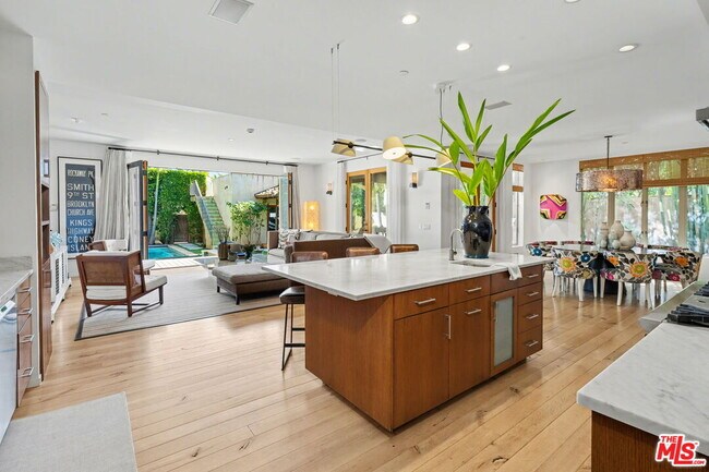 Building Photo - 420 Alta Ave