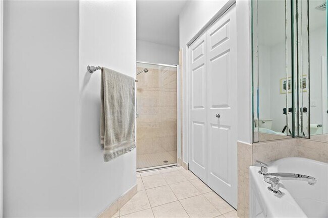 Building Photo - 243 Coral Trace Ln