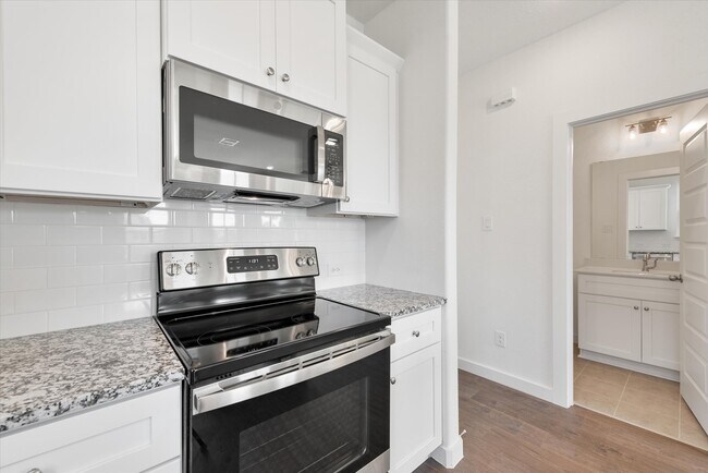 Building Photo - 1230 Elm Ct