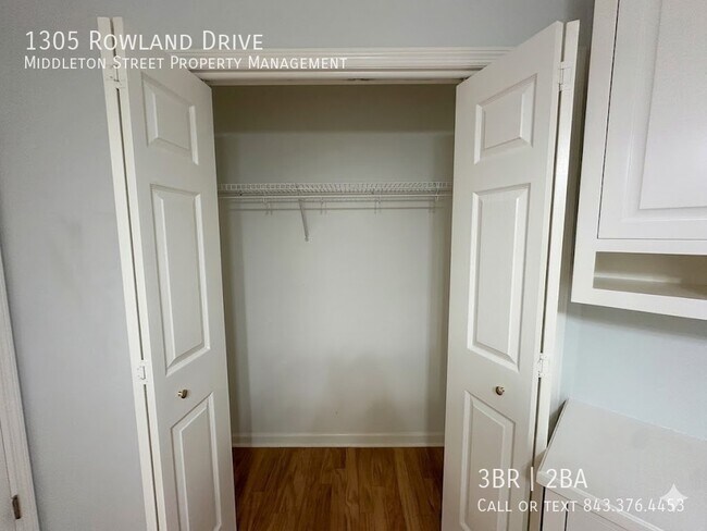 Building Photo - 1305 Rowland Dr