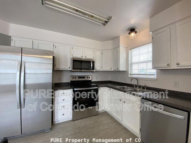 Building Photo - 5708 W Asbury Pl