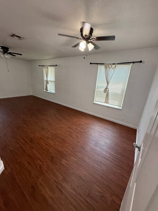 Building Photo - 5018 Village Way
