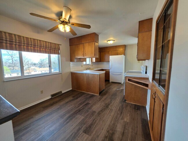 Building Photo - 302 Morrison Ave