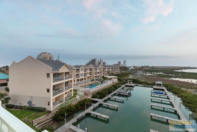 Building Photo - 111 W Sunny Isle Dr