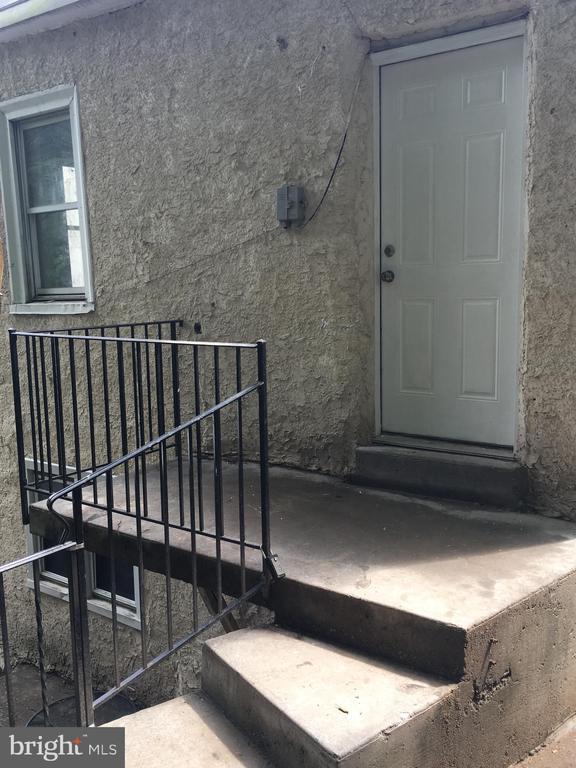 Building Photo - 4733 Umbria St