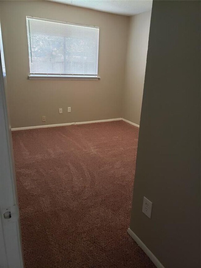 Building Photo - Beautiful 4 Bedroom Home in Houston / Nice Backyard