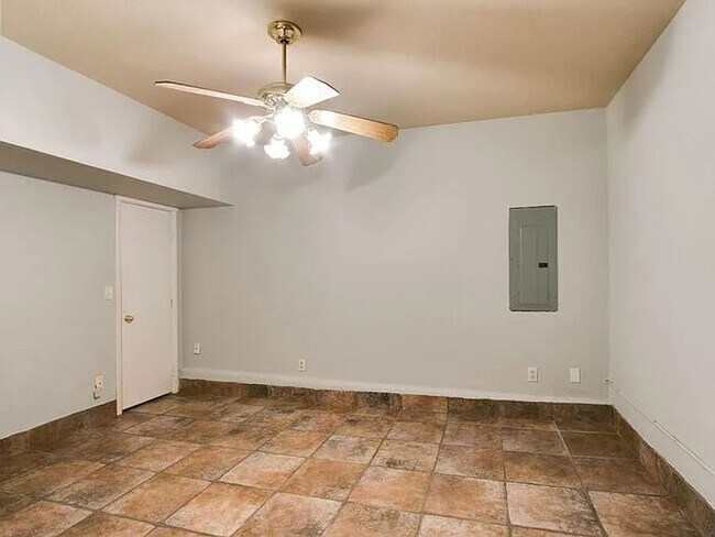 Building Photo - NORMAN, OKLAHOMA - MINUTES TO UNIVERSITY OF OKLAHOMA