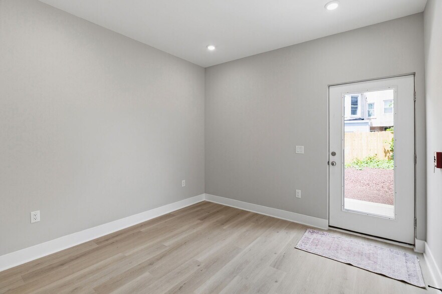 Building Photo - 856 N 19th St