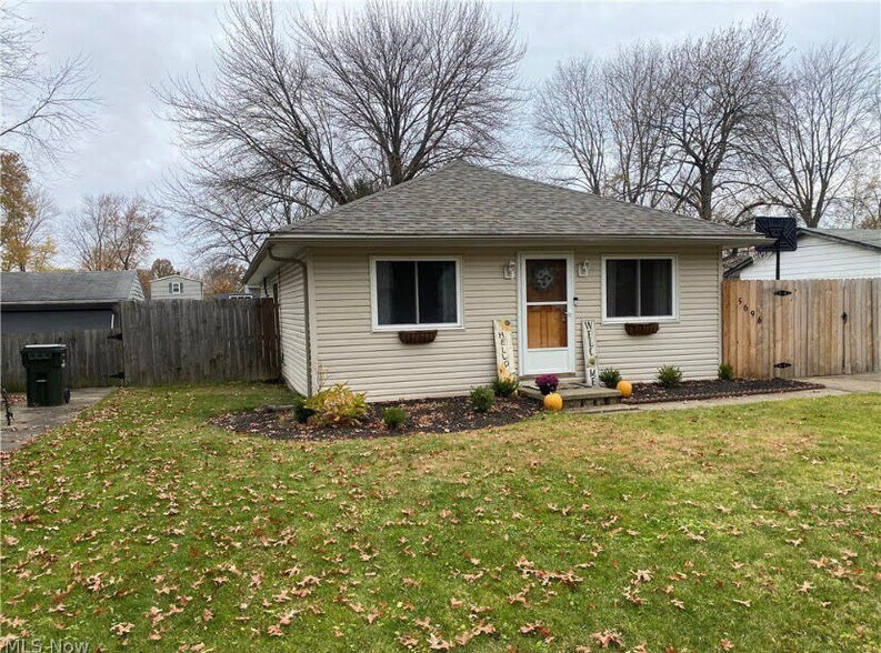 Primary Photo - 5696 Pleasant St