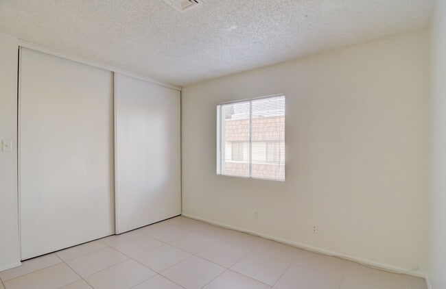 Building Photo - 3994 Visby Ln