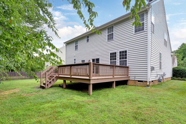 Building Photo - Spacious Home in York County