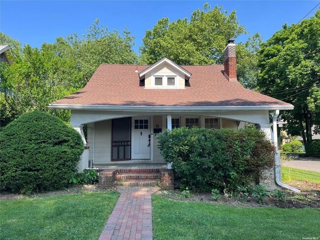 Primary Photo - 25 Willow Ave